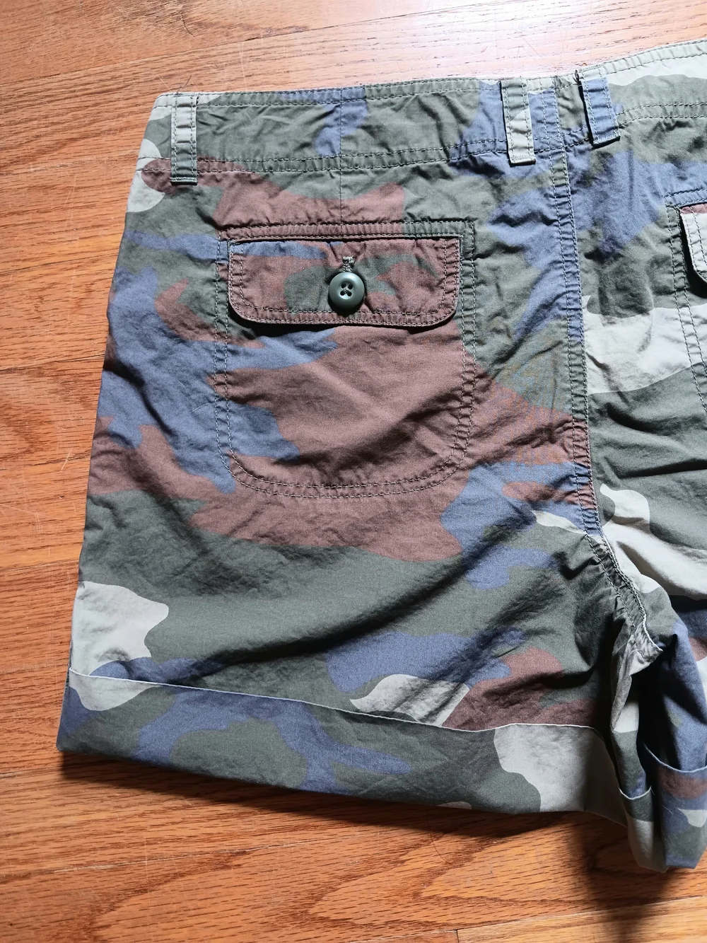 London Jean Women's Green Brown Purple Tan Camo Print Cargo Roll Up Shorts 14